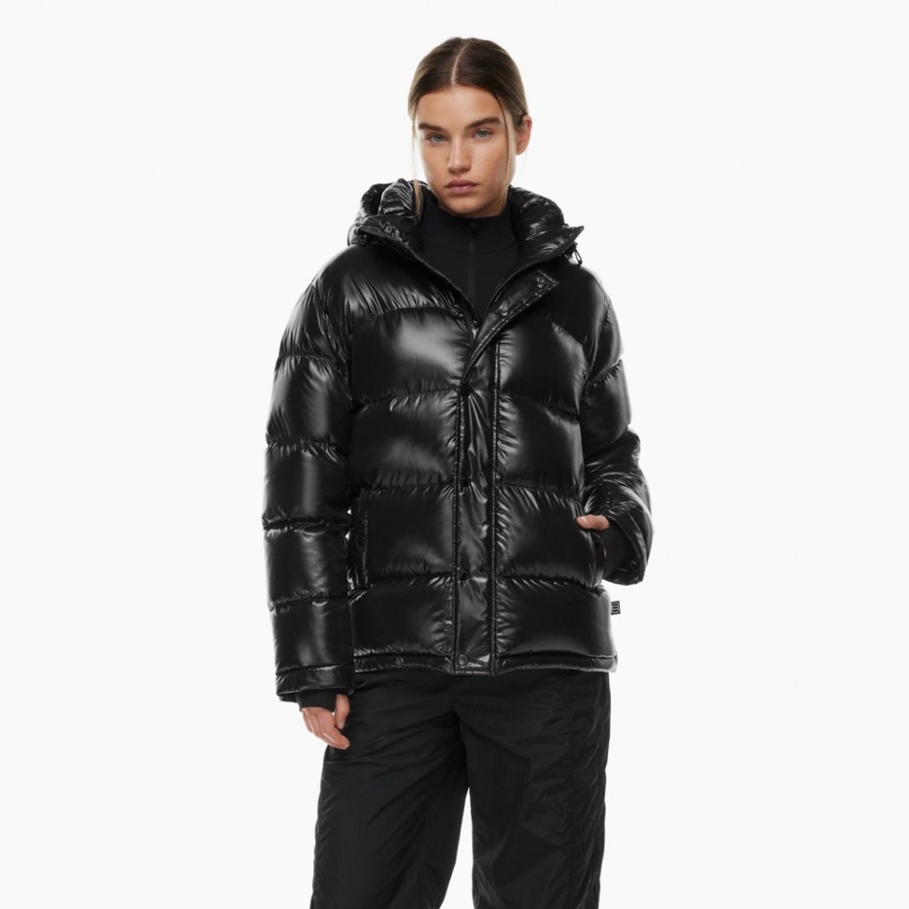 Aritzia Hi-Gloss Black Super Puff Size S